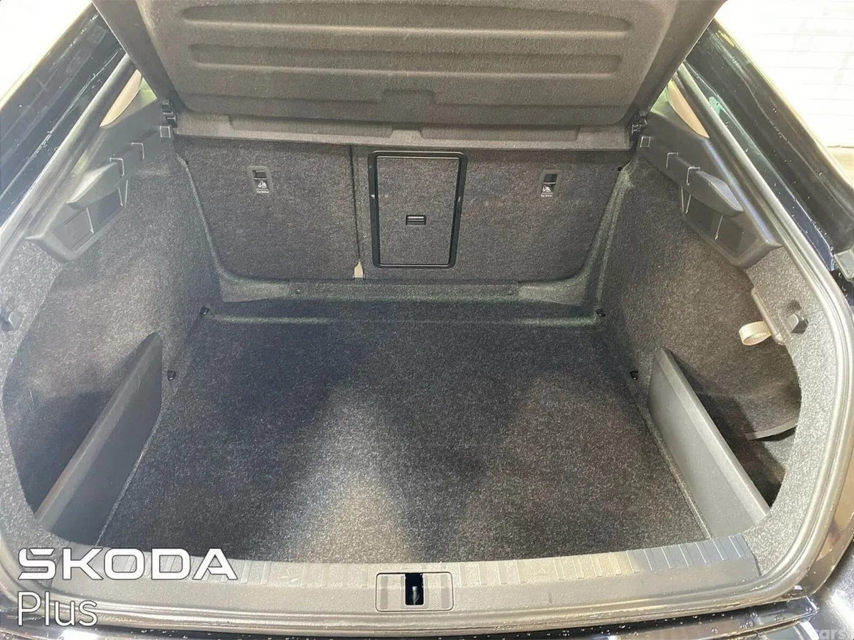 Skoda Octavia Saloon, Petrol, 2026, Black