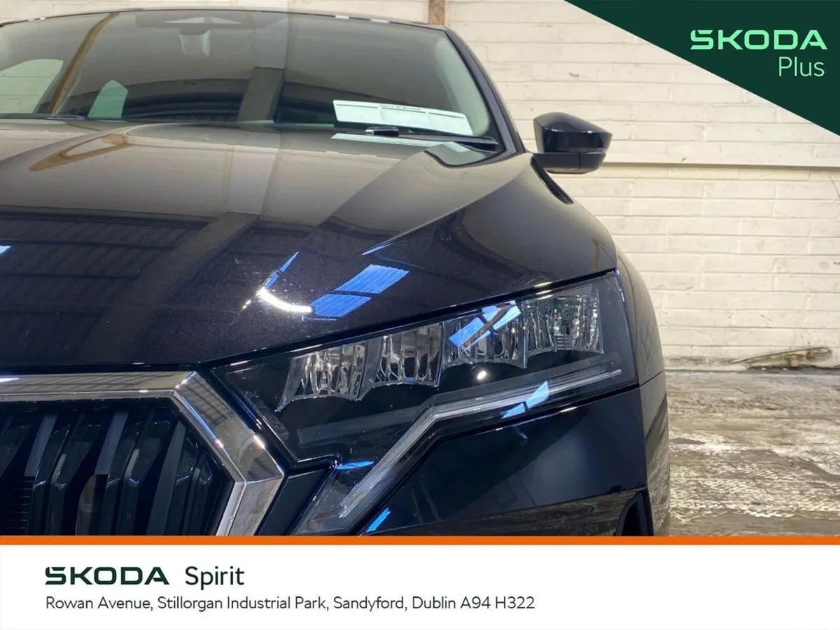 Skoda Octavia Saloon, Petrol, 2026, Black