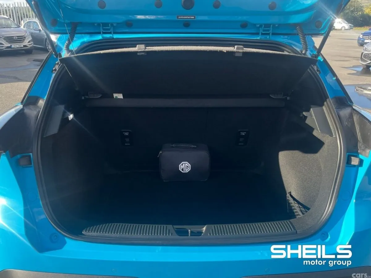 MG MG4 Hatchback, Electric, 2024, Blue