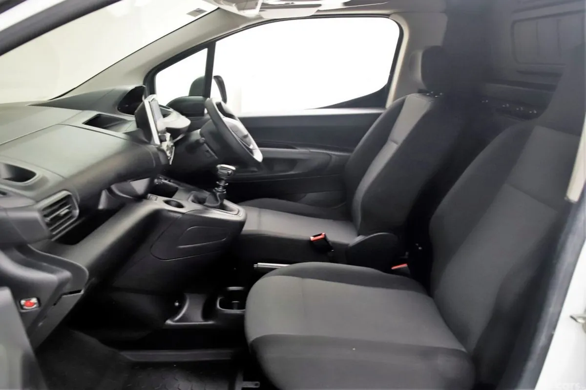 Peugeot Partner MPV, Diesel, 2022, White