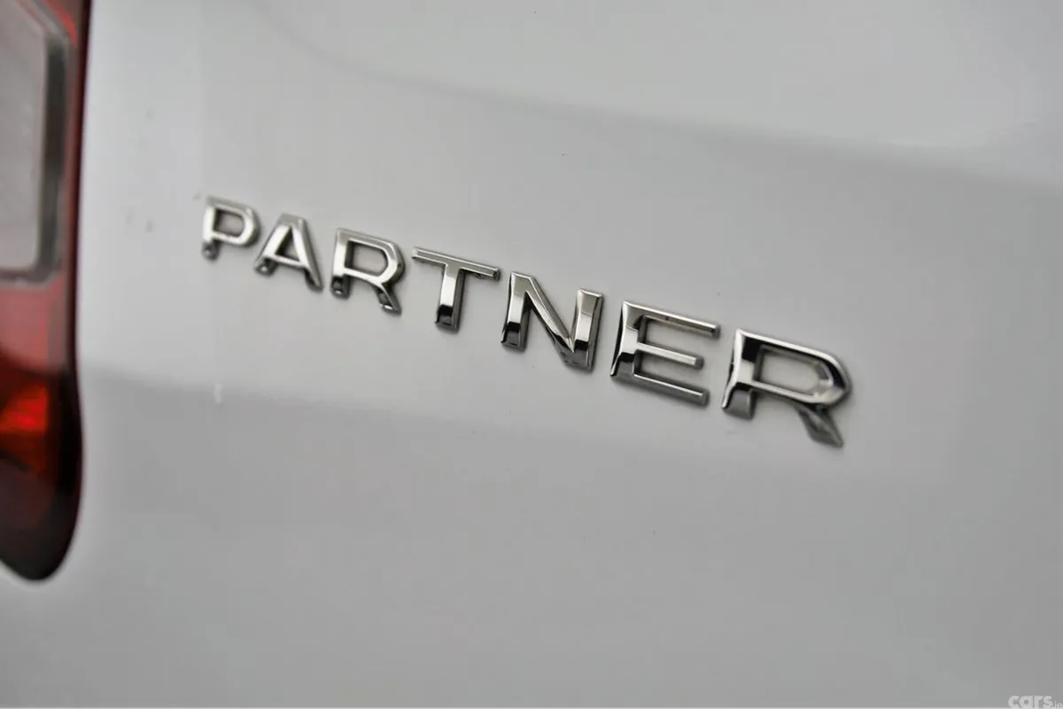 Peugeot Partner MPV, Diesel, 2022, White