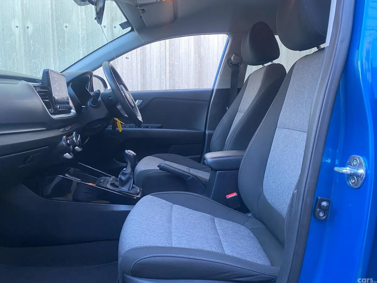 Kia Stonic Hatchback, Petrol, 2021, Blue