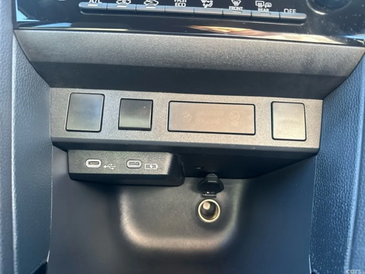 Toyota Yaris Cross Hatchback, Petrol Hybrid, 2026, Green