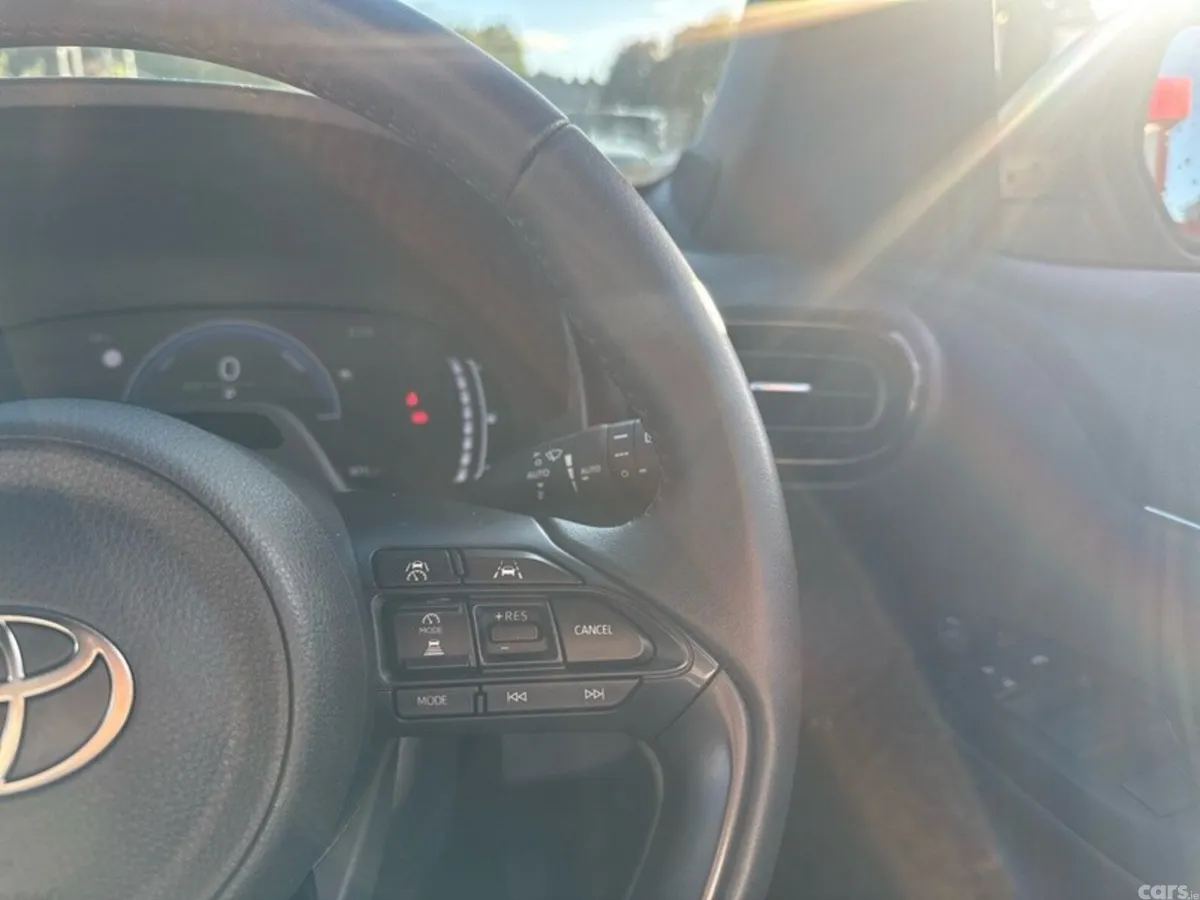 Toyota Yaris Cross Hatchback, Petrol Hybrid, 2026, Black