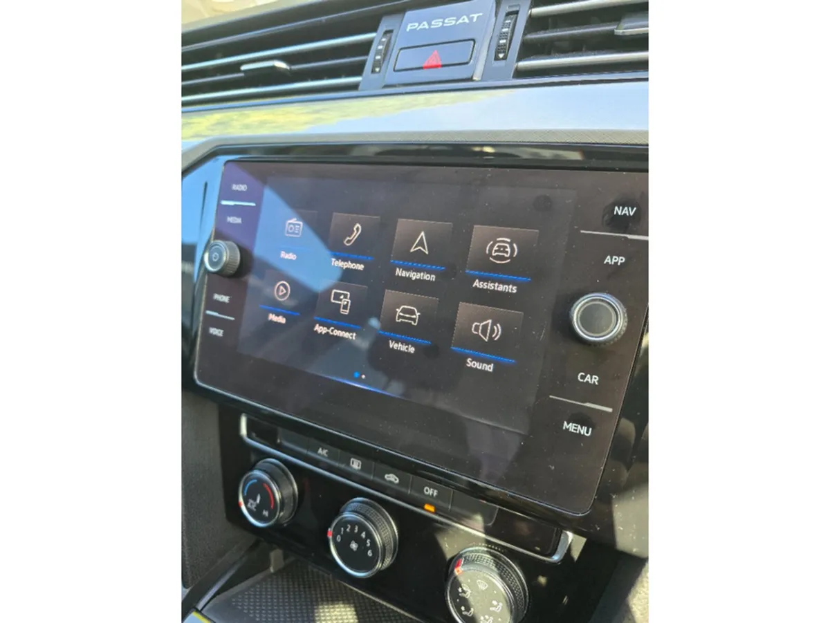 Volkswagen Passat Saloon, Diesel, 2020, Grey