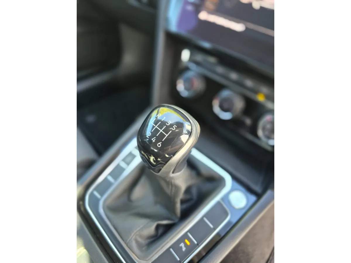 Volkswagen Passat Saloon, Diesel, 2020, Grey