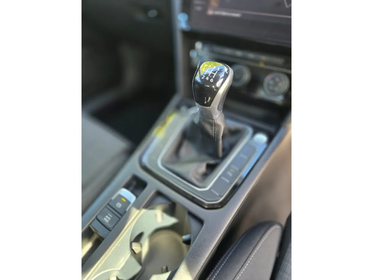 Volkswagen Passat Saloon, Diesel, 2020, Grey