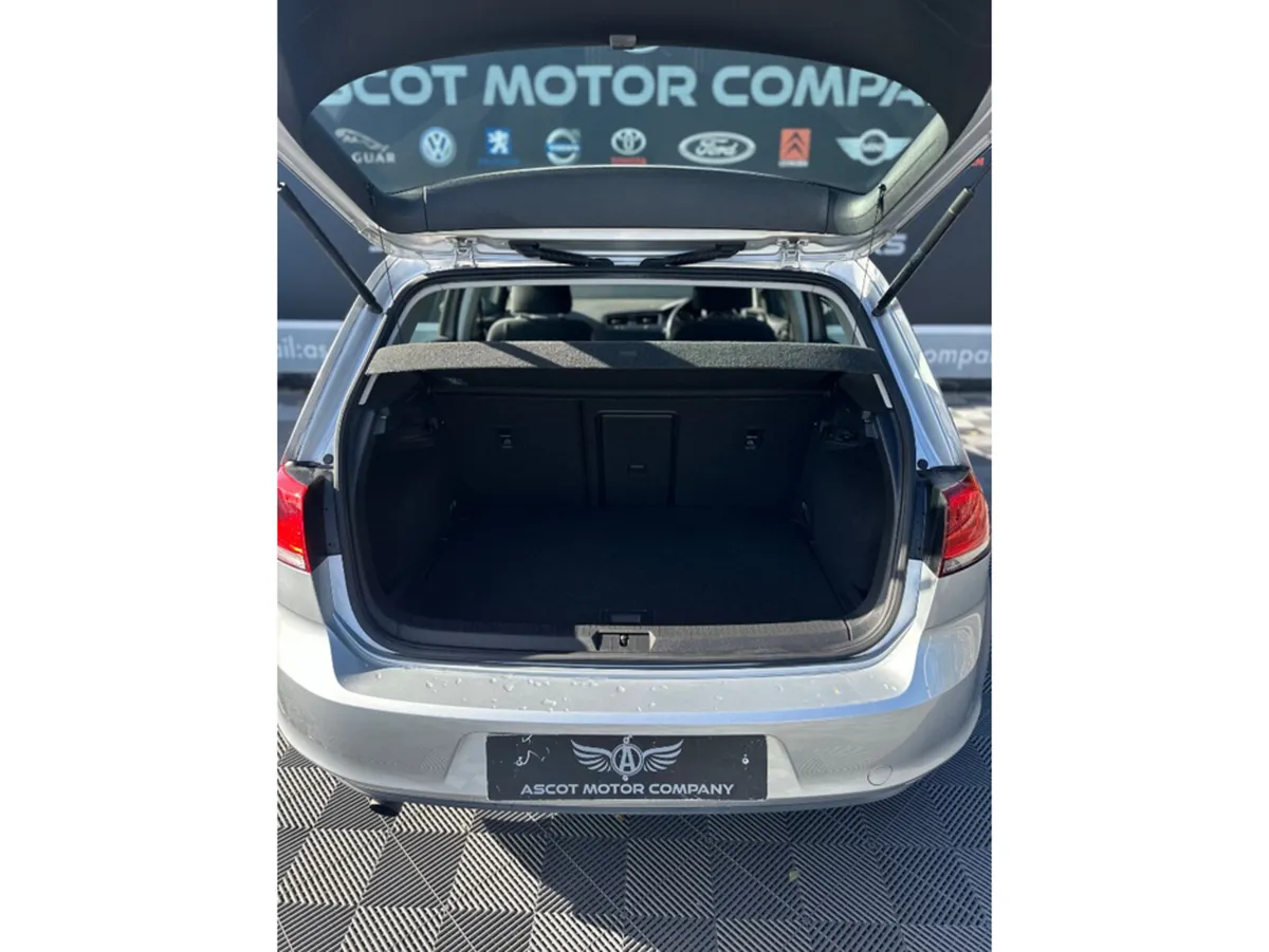 Volkswagen Golf Hatchback, Petrol, 2013, Silver