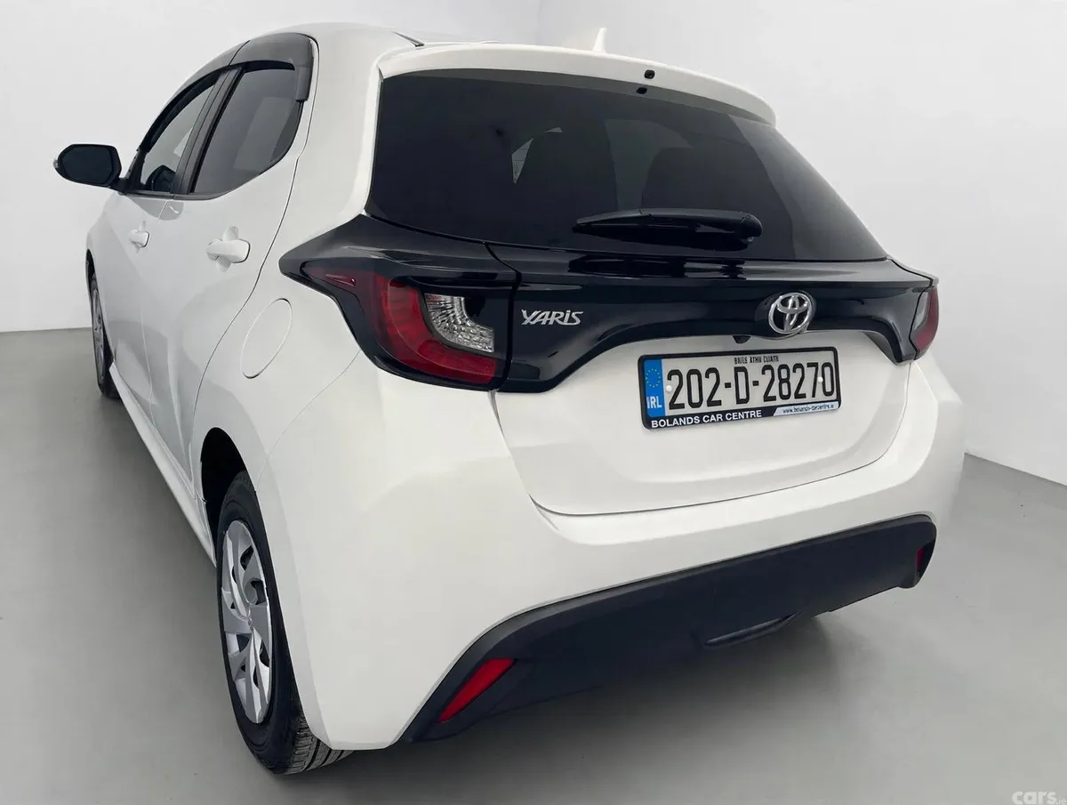 Toyota Yaris Hatchback, Petrol, 2020, White
