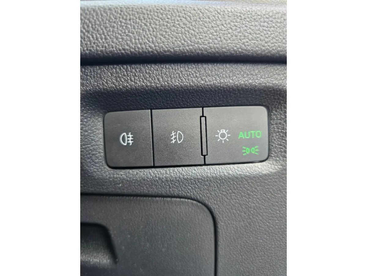 Skoda Octavia Hatchback, Diesel, 2023, Black