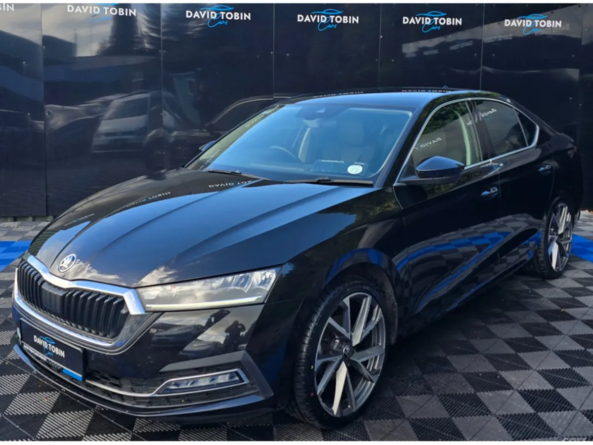 Skoda Octavia Hatchback, Diesel, 2023, Black