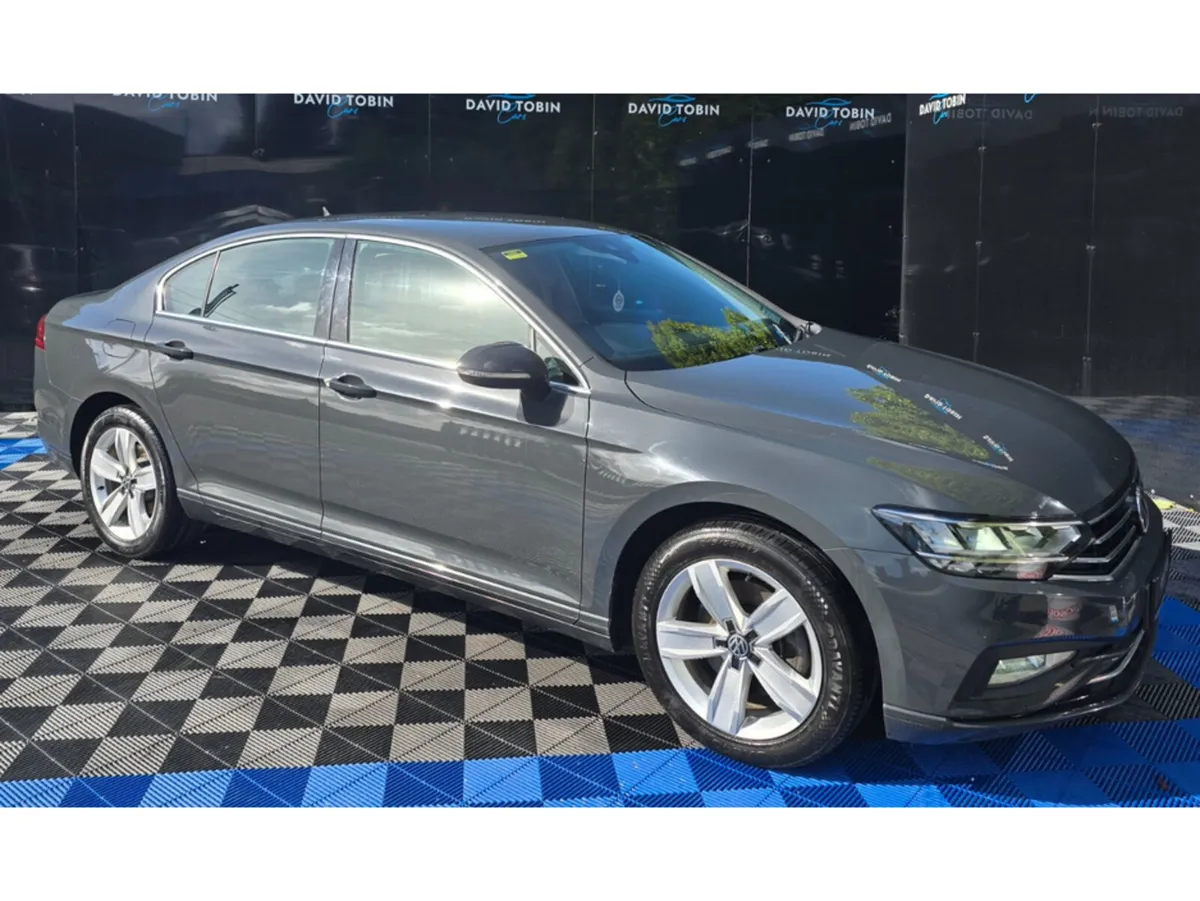 Volkswagen Passat Saloon, Diesel, 2020, Grey