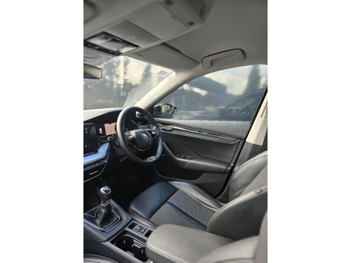 Skoda Octavia Hatchback, Diesel, 2023, Black