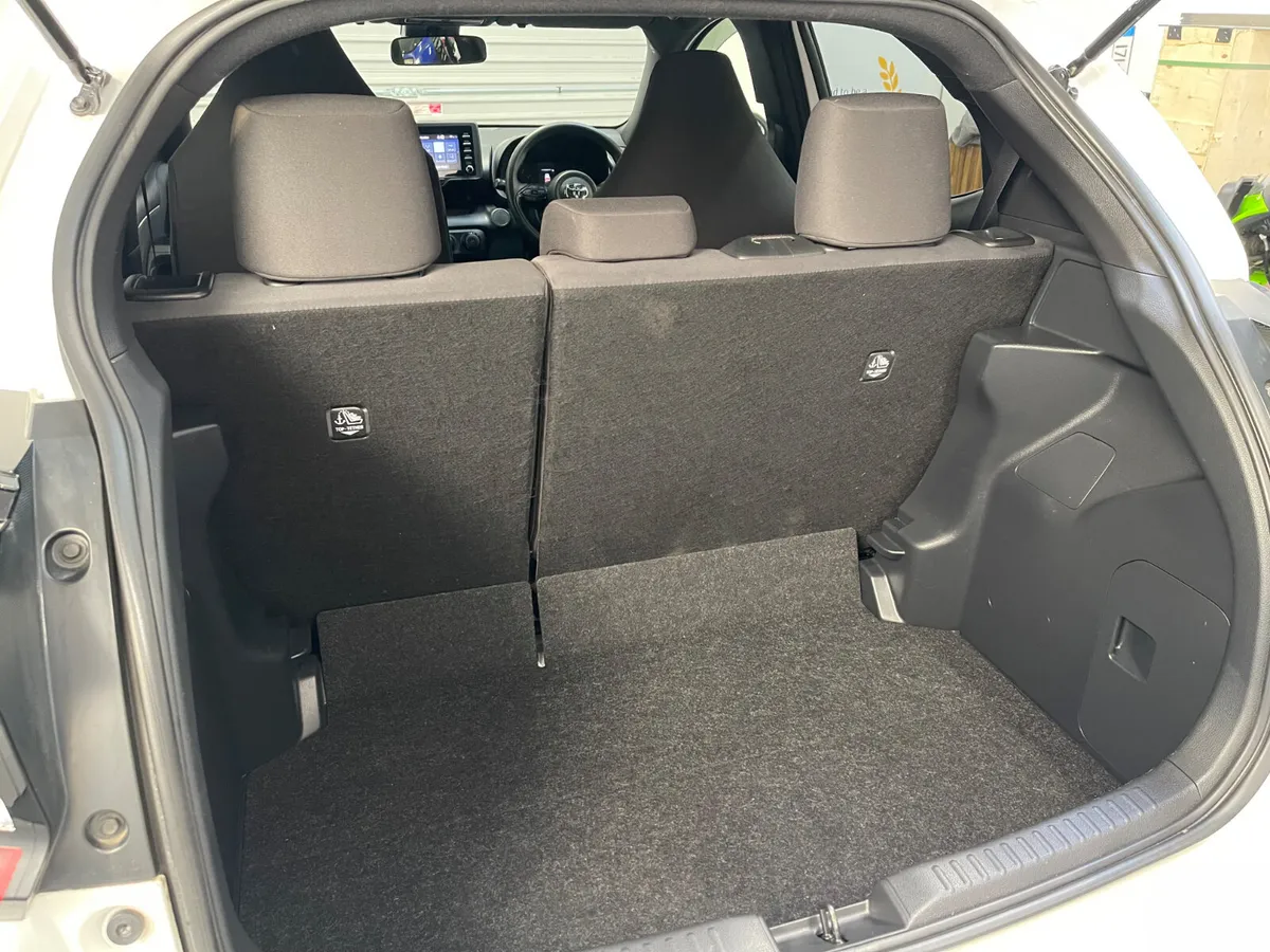Toyota Yaris Hatchback, Petrol, 2020, White