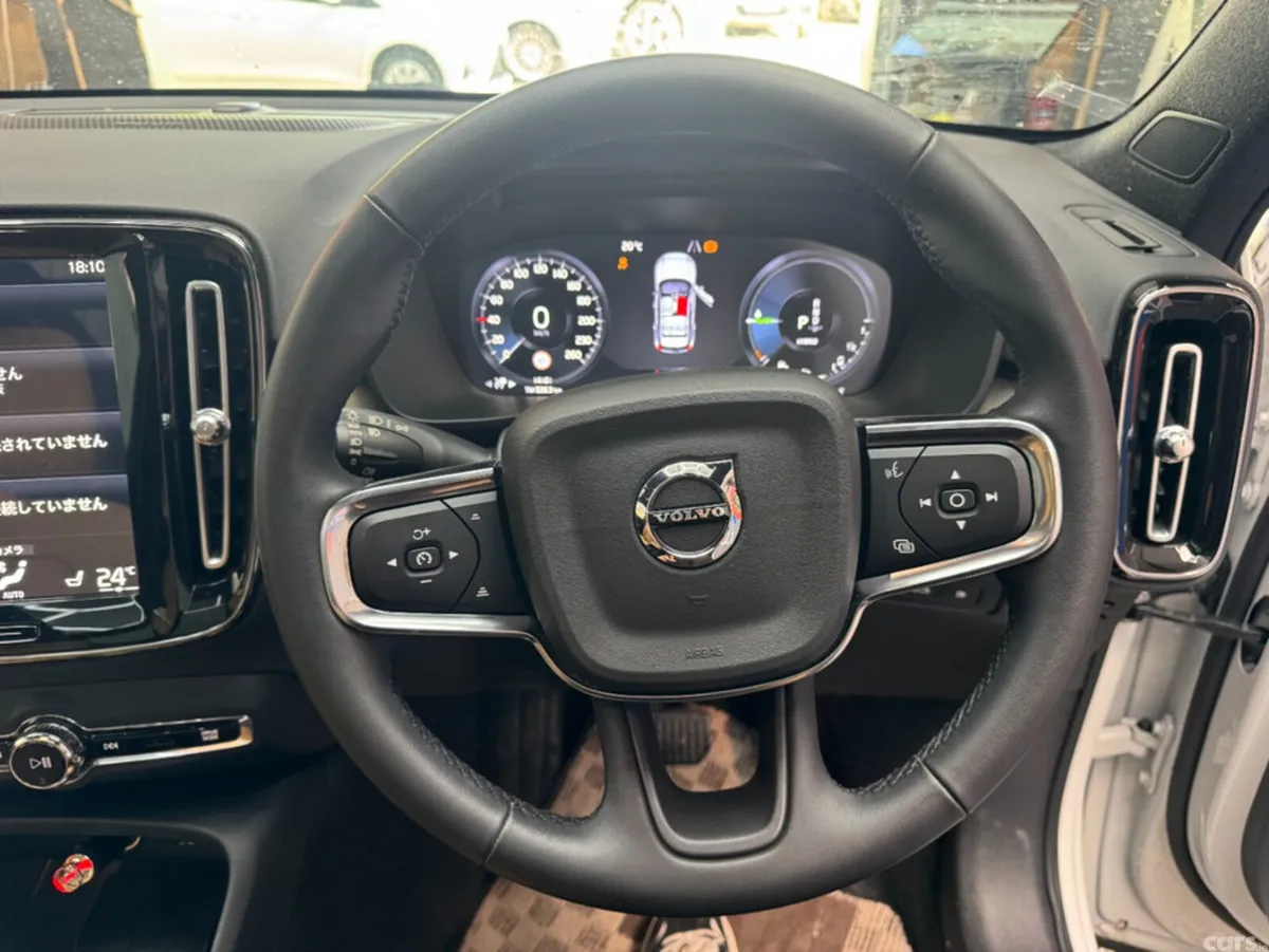 Volvo XC40 SUV, Petrol Hybrid, 2022, White
