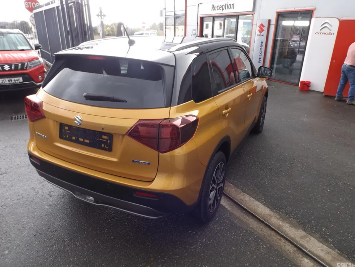 Suzuki Vitara SUV, Petrol Hybrid, 2026, Gold