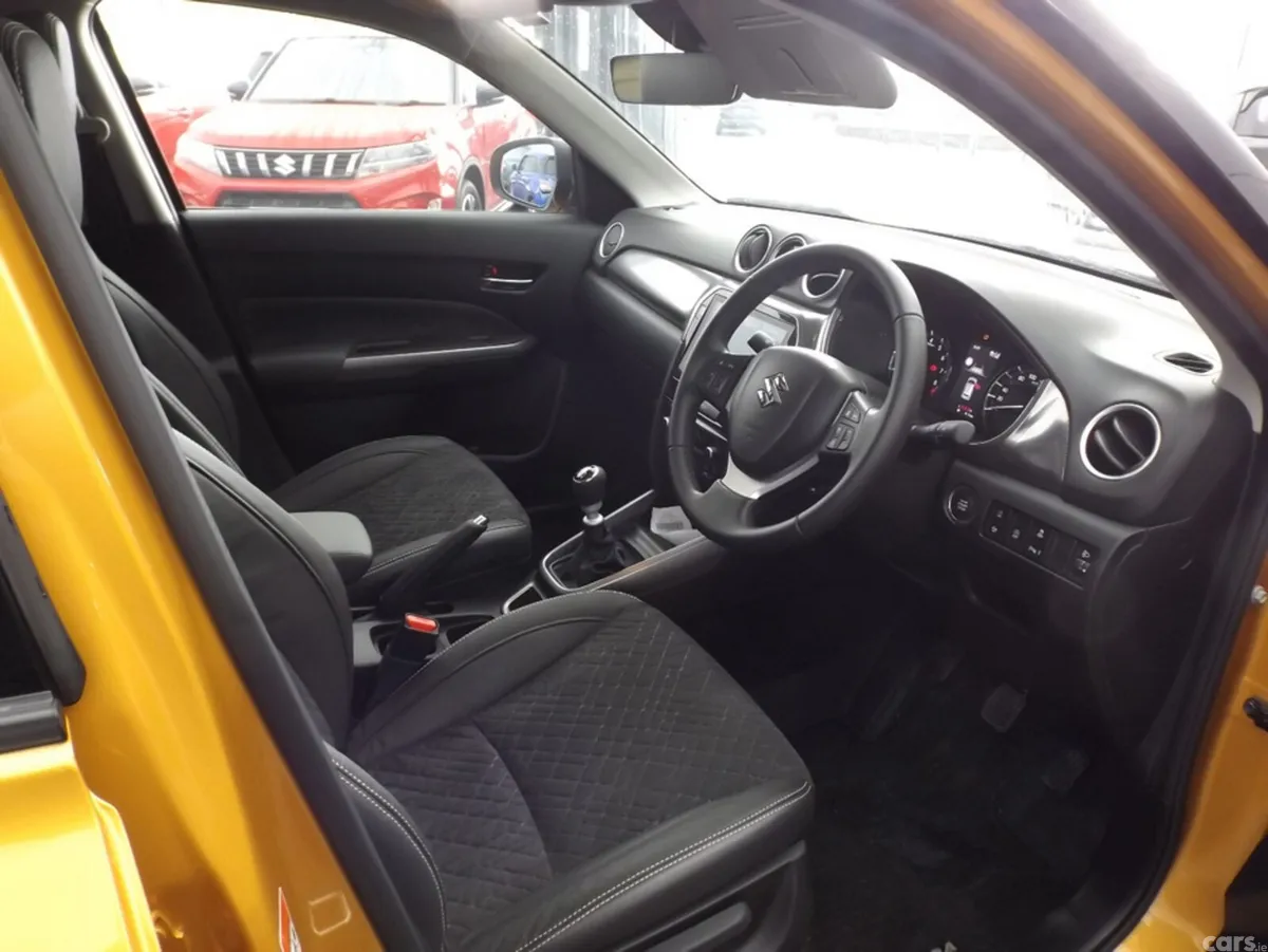 Suzuki Vitara SUV, Petrol Hybrid, 2026, Gold