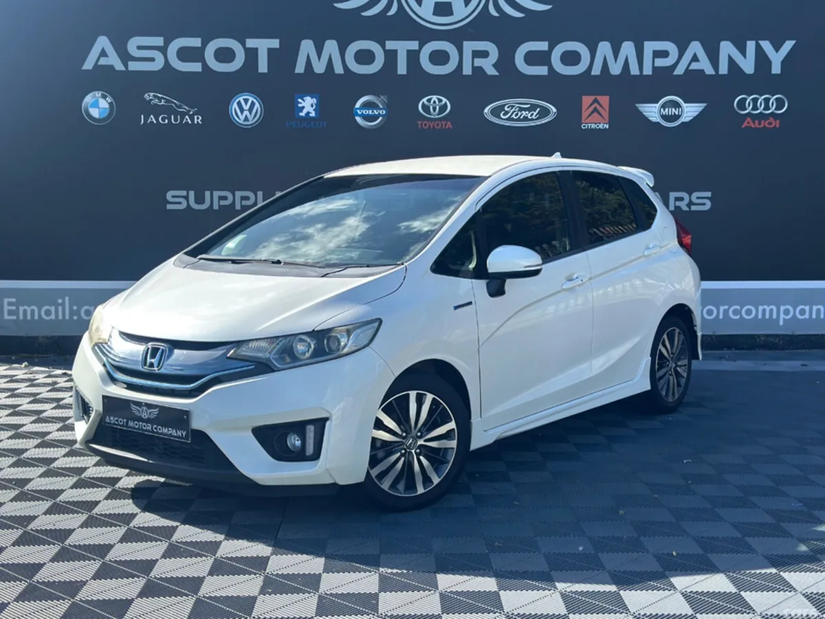 Honda Fit Hatchback, Petrol Hybrid, 2014, White
