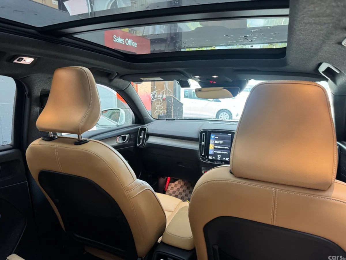 Volvo XC40 SUV, Petrol Hybrid, 2022, White