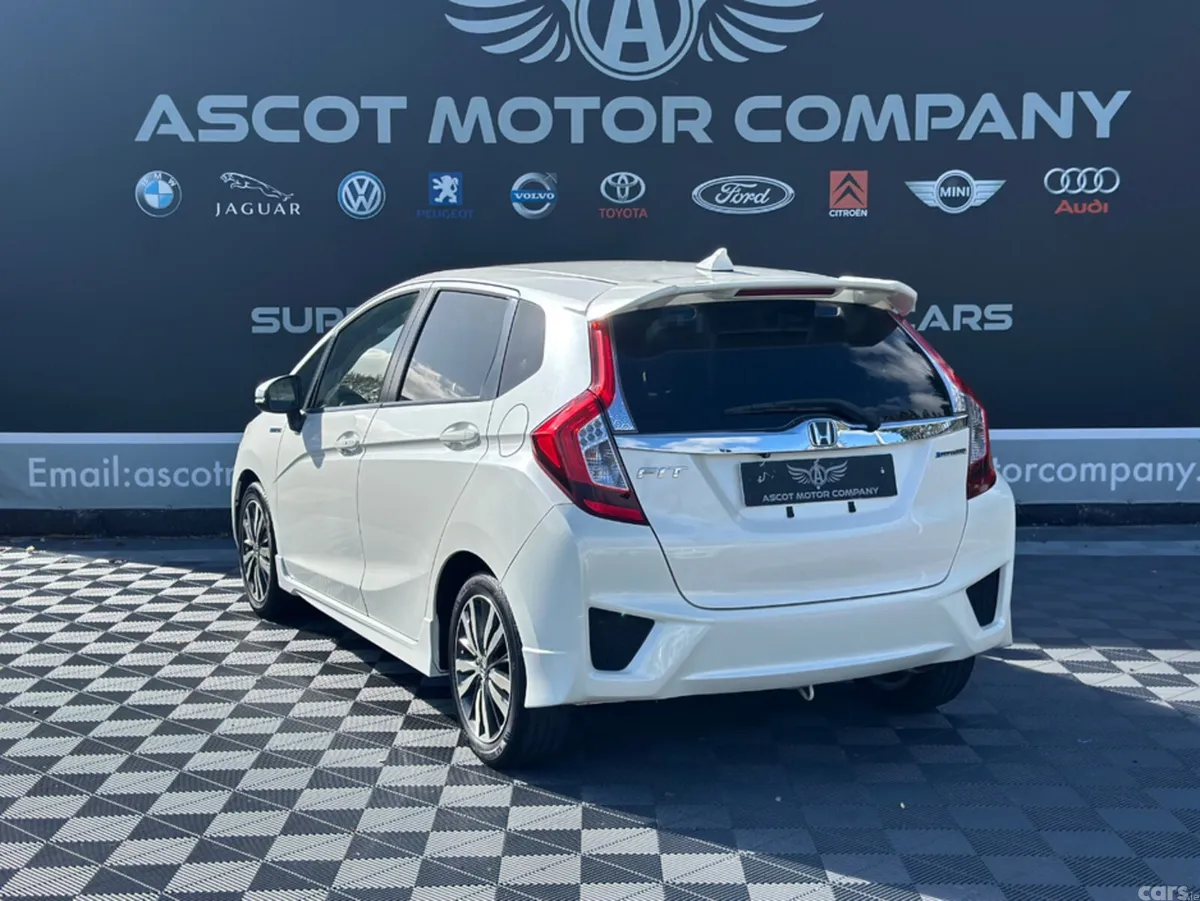 Honda Fit Hatchback, Petrol Hybrid, 2014, White