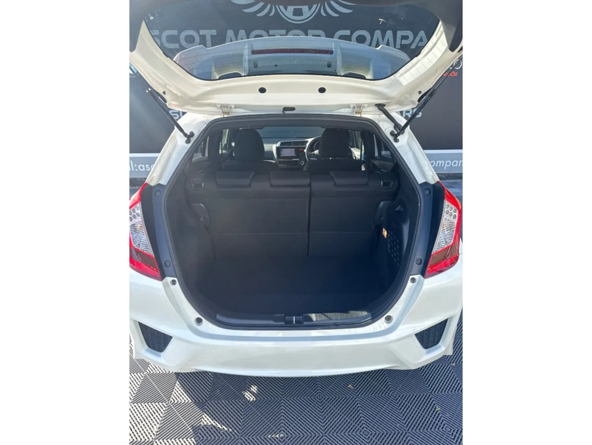 Honda Fit Hatchback, Petrol Hybrid, 2014, White