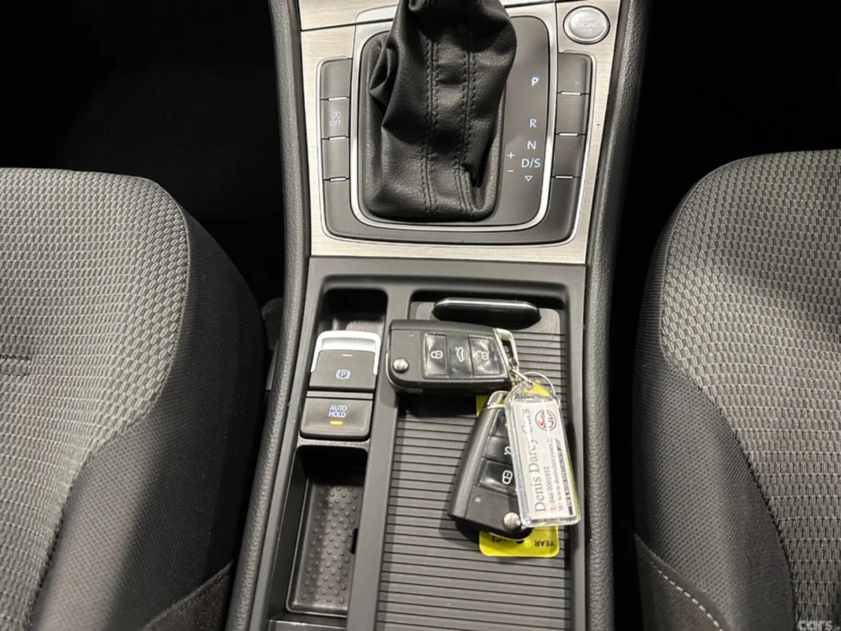 Volkswagen Golf Hatchback, Petrol, 2015, Silver