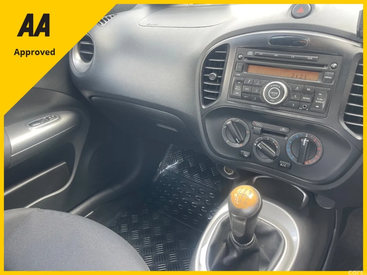 Nissan Juke Hatchback, Petrol, 2011, Silver