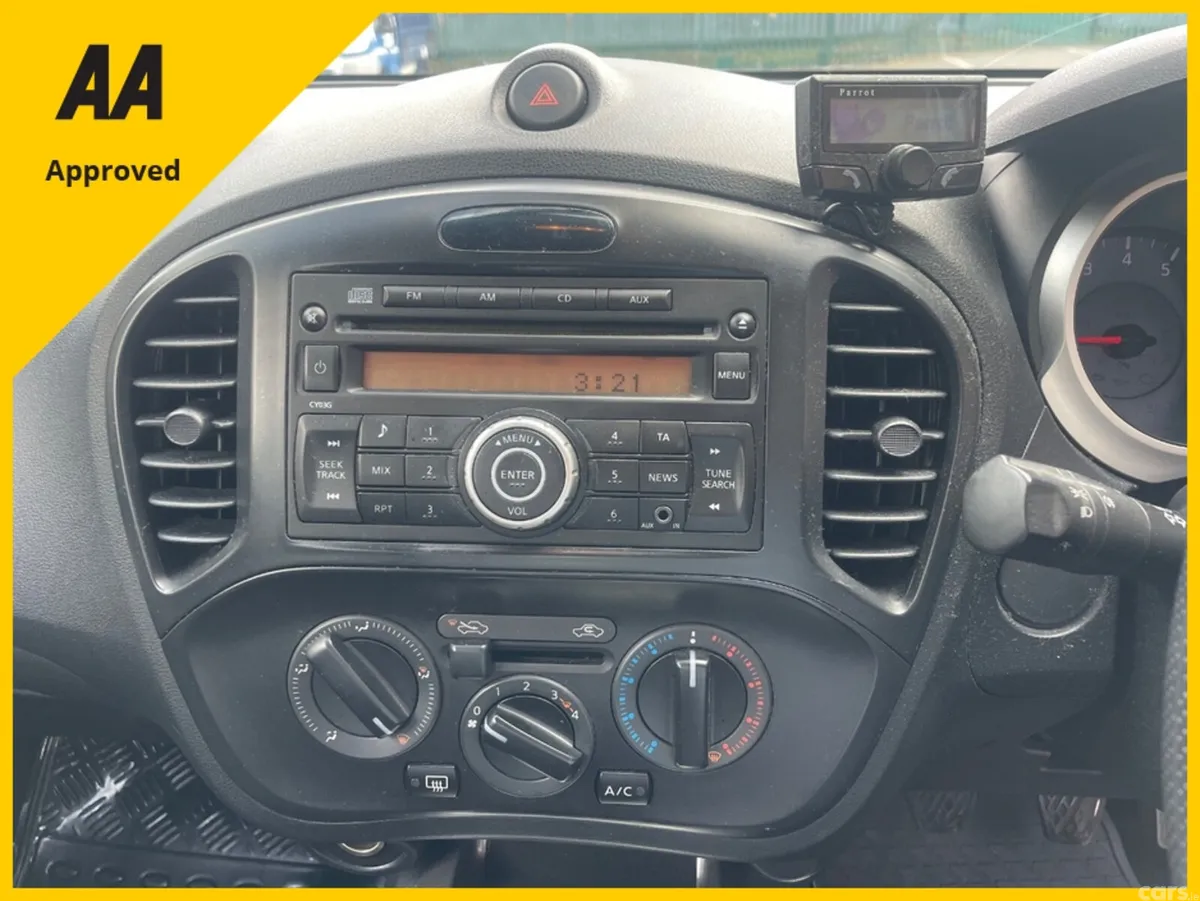 Nissan Juke Hatchback, Petrol, 2011, Silver