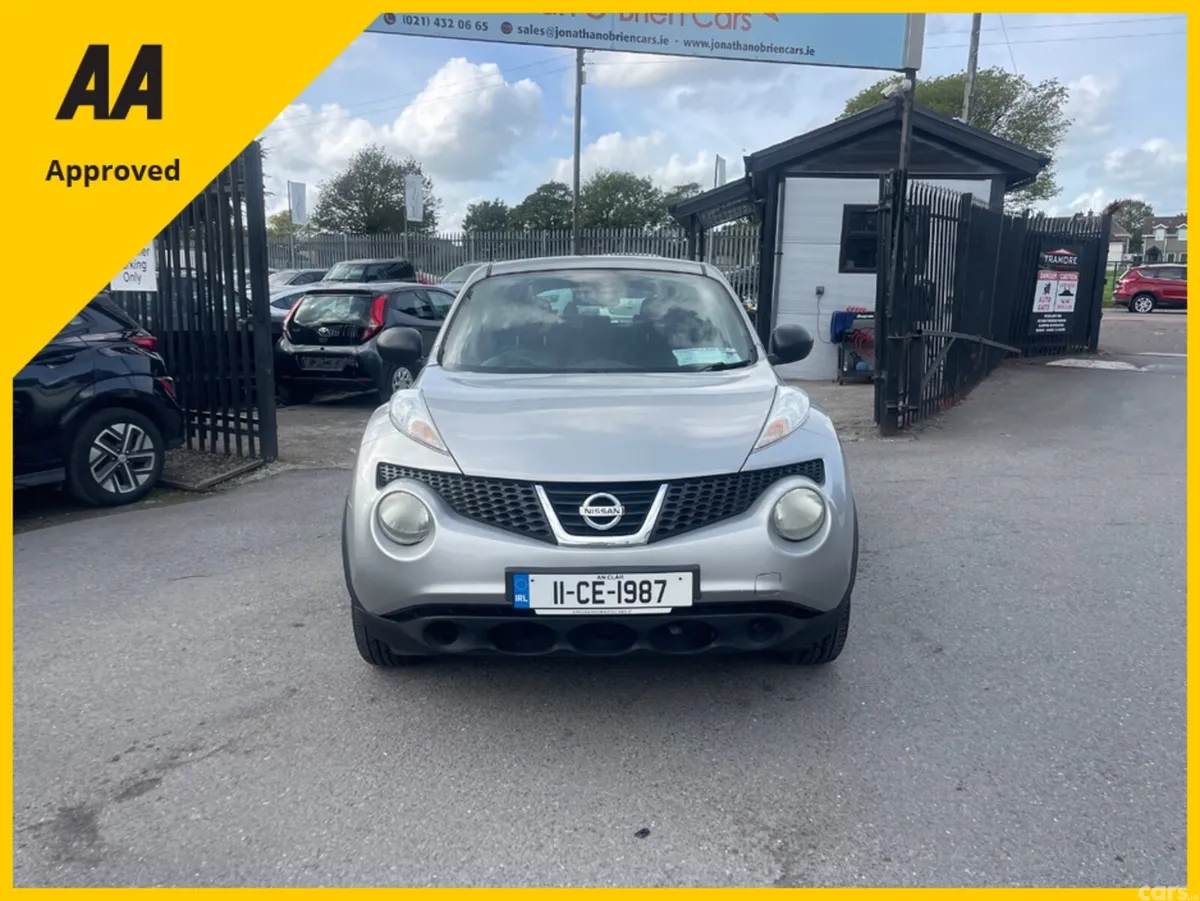 Nissan Juke Hatchback, Petrol, 2011, Silver