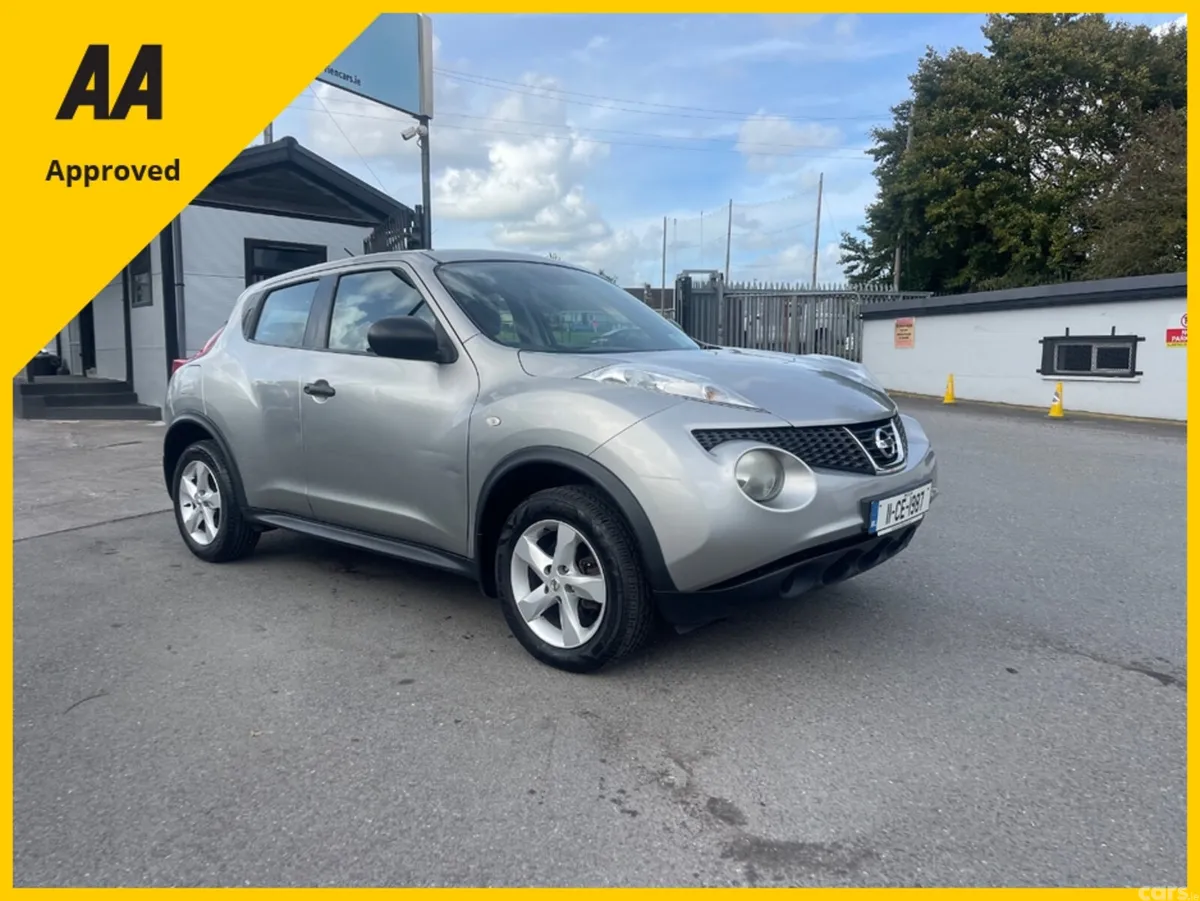 Nissan Juke Hatchback, Petrol, 2011, Silver