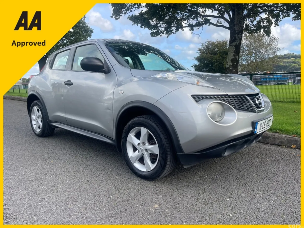 Nissan Juke Hatchback, Petrol, 2011, Silver