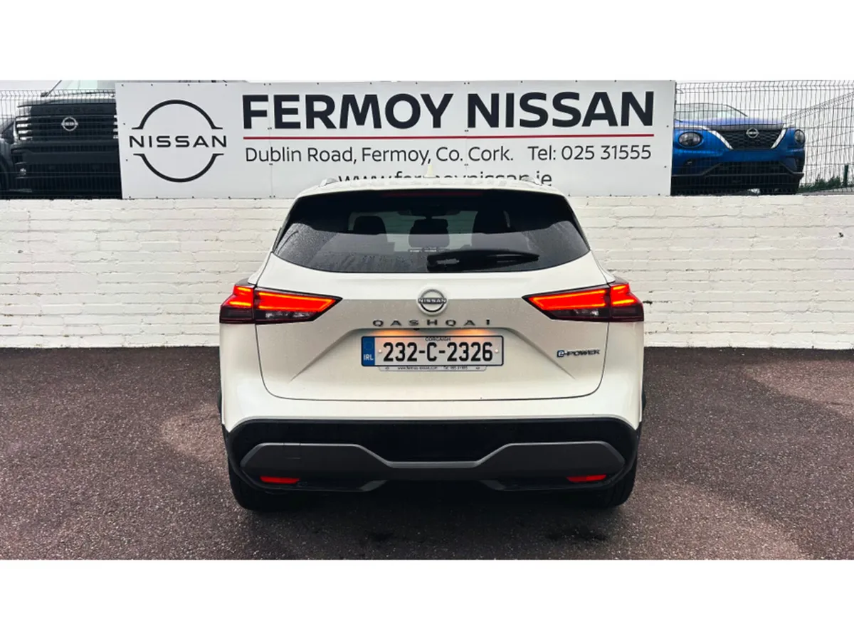 Nissan Qashqai Hatchback, Petrol Hybrid, 2023, White