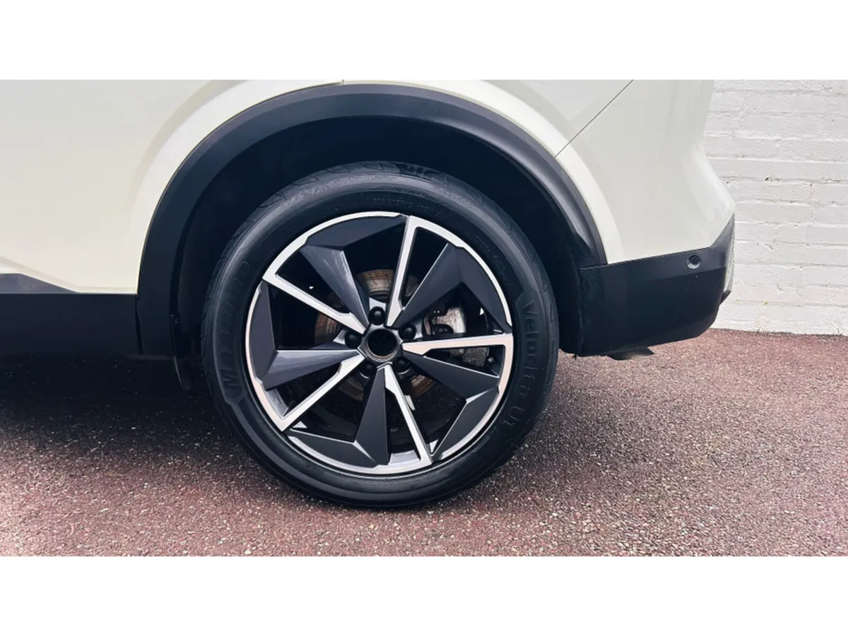 Nissan Qashqai Hatchback, Petrol Hybrid, 2023, White