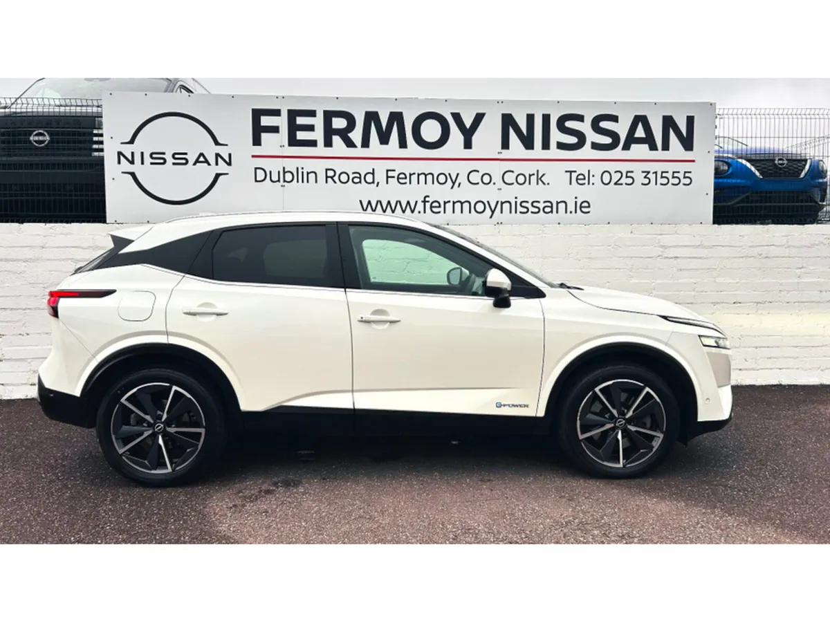 Nissan Qashqai Hatchback, Petrol Hybrid, 2023, White