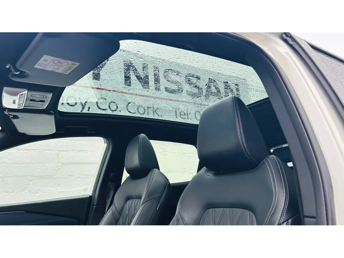 Nissan Qashqai Hatchback, Petrol Hybrid, 2023, White