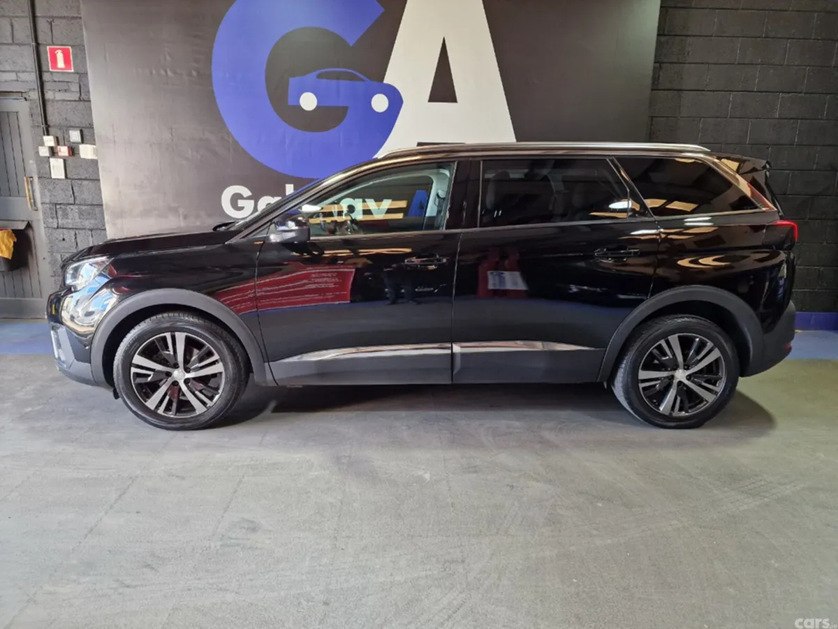 Peugeot 5008 MPV, Diesel, 2018, Black