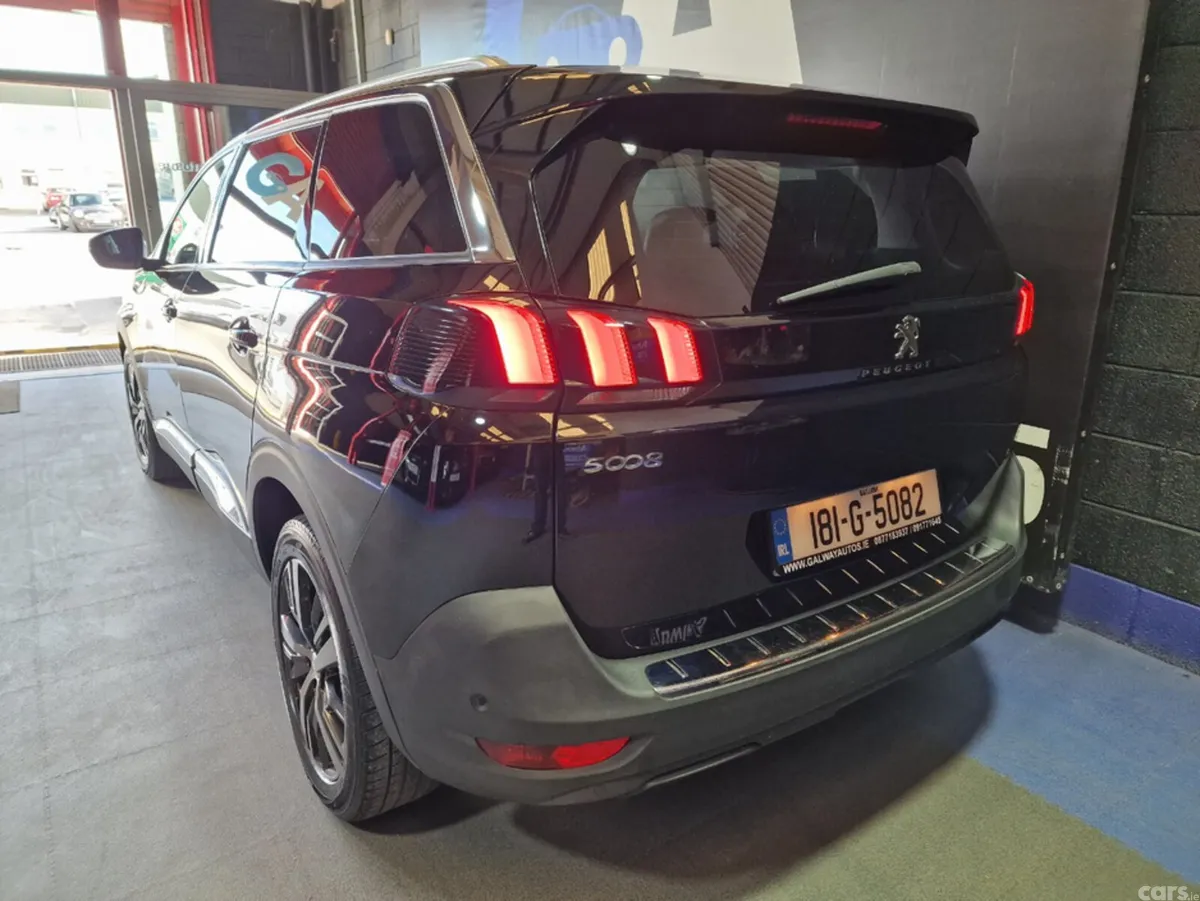 Peugeot 5008 MPV, Diesel, 2018, Black