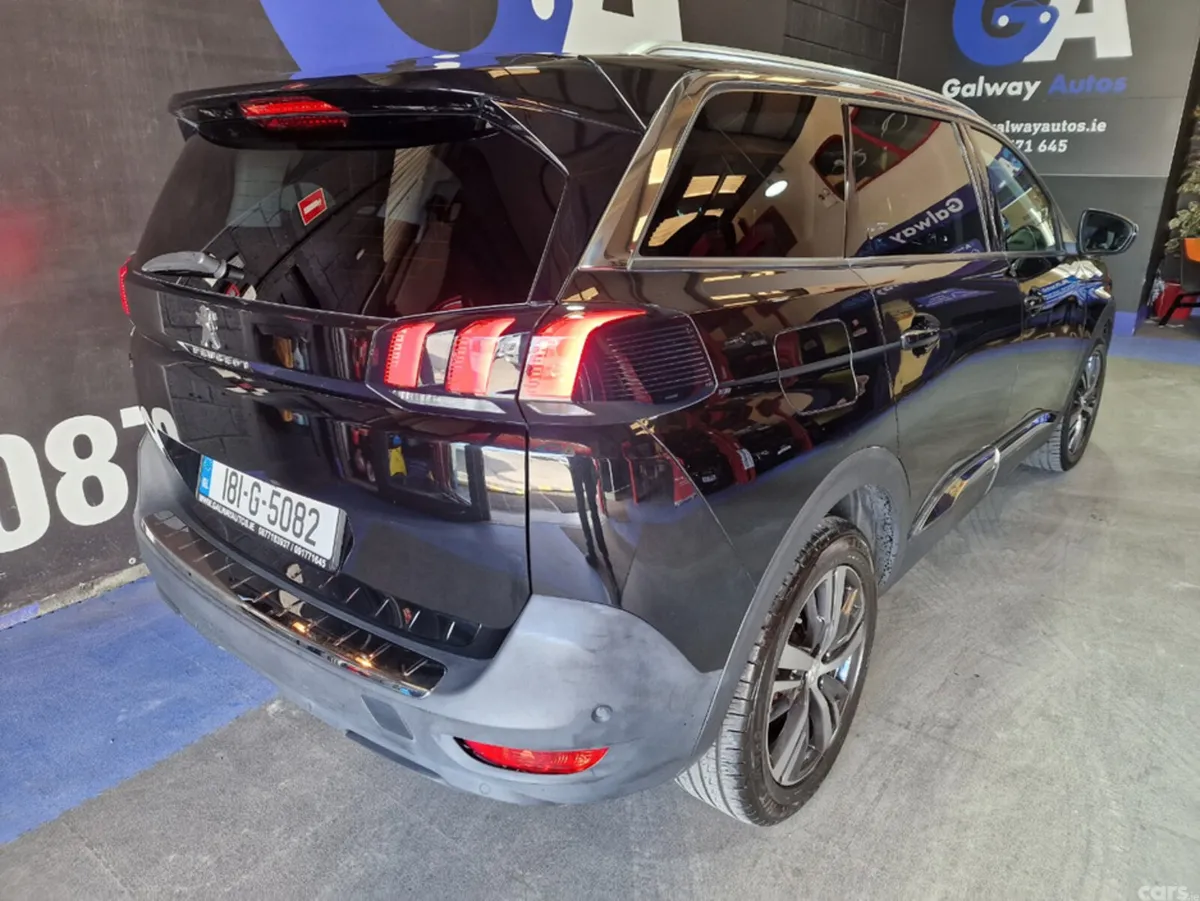 Peugeot 5008 MPV, Diesel, 2018, Black