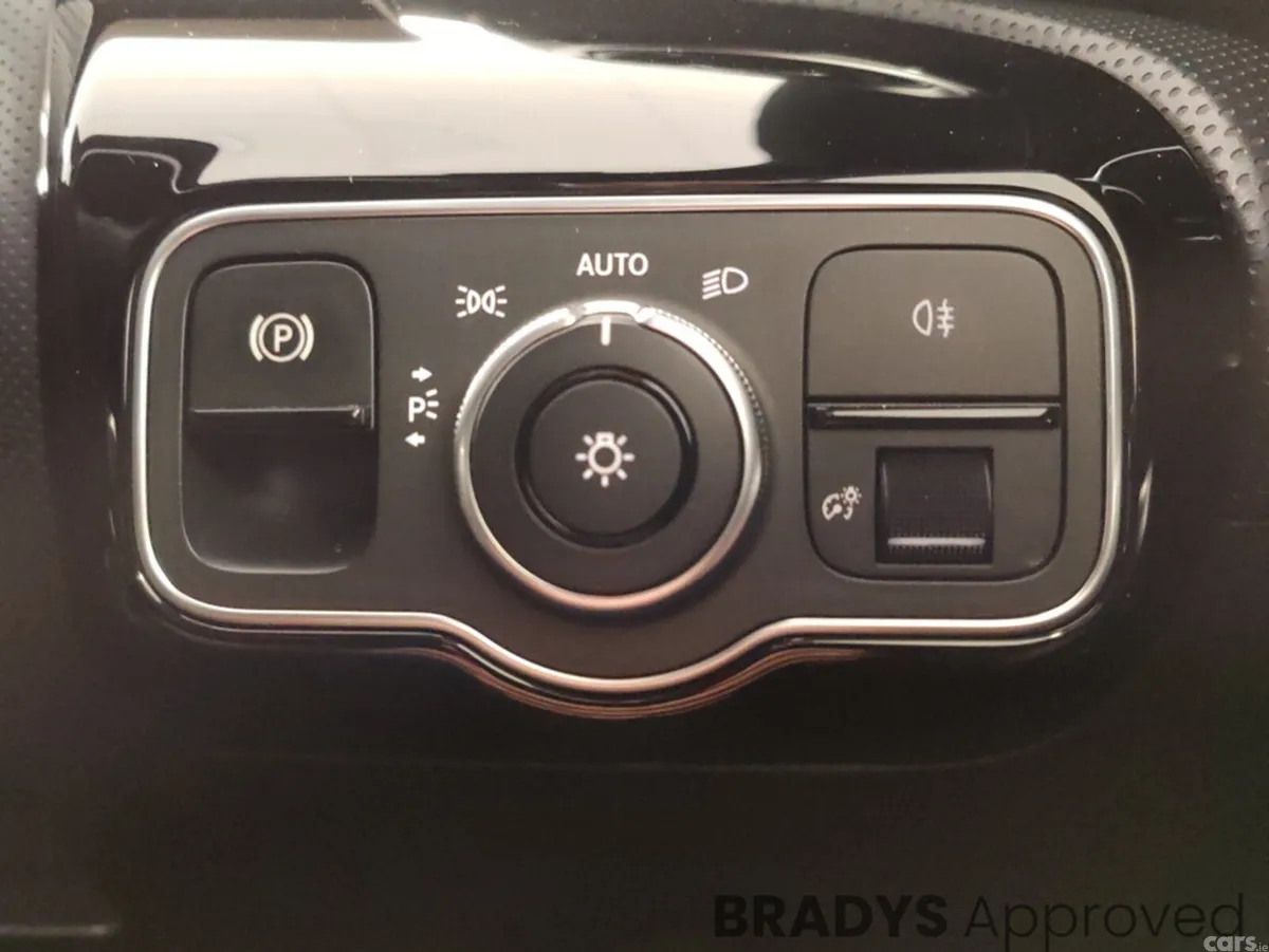 Mercedes-Benz A-Class Estate, Petrol, 2019, White