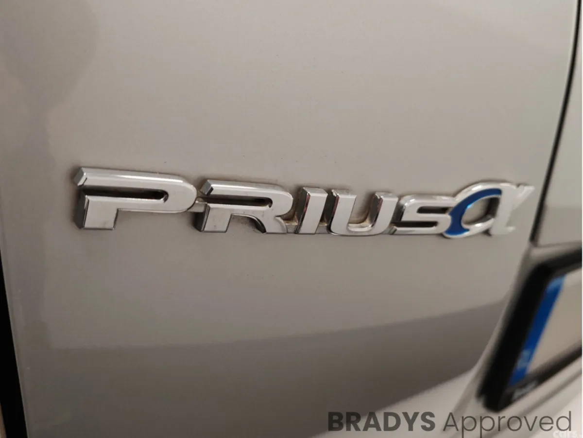 Toyota Prius Hatchback, Petrol, 2016, Silver
