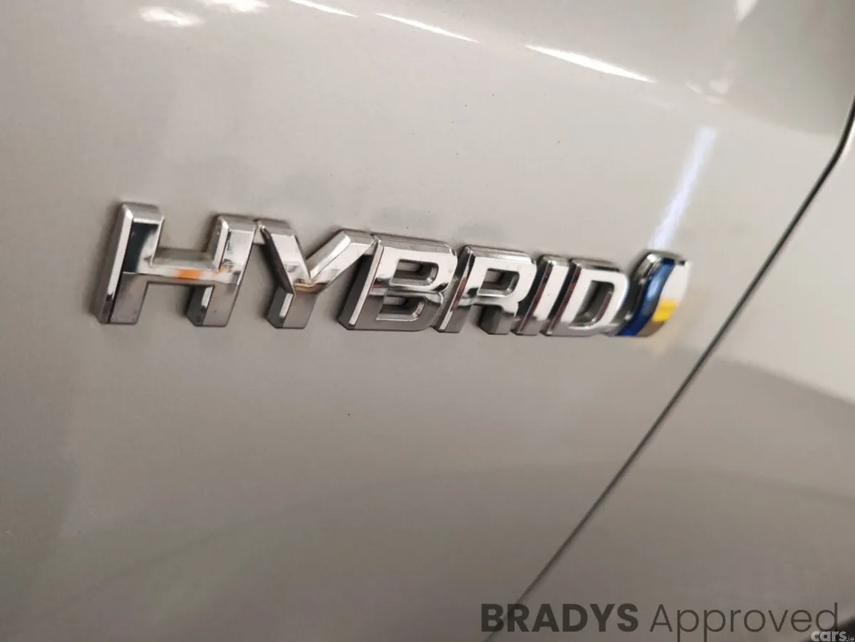 Toyota Prius Hatchback, Petrol, 2016, Silver