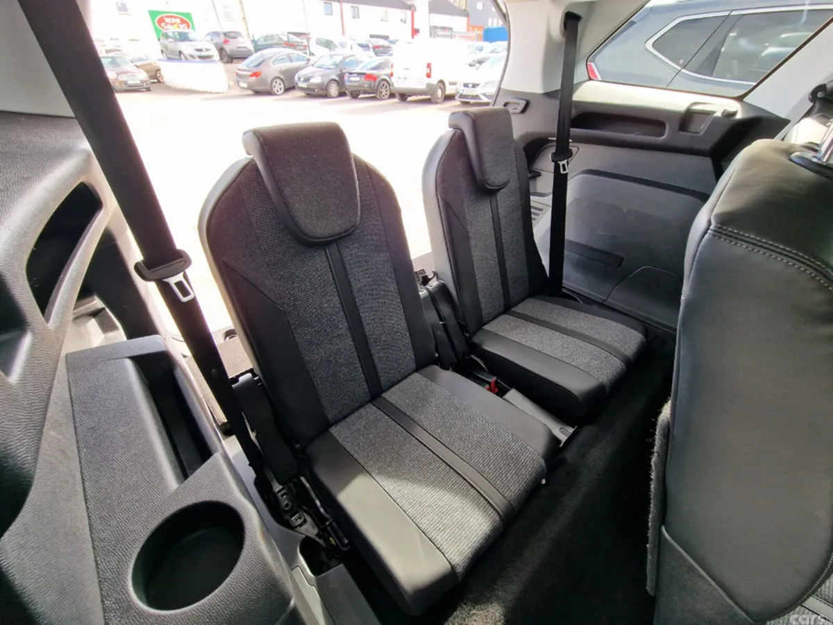 Peugeot 5008 MPV, Diesel, 2018, Black