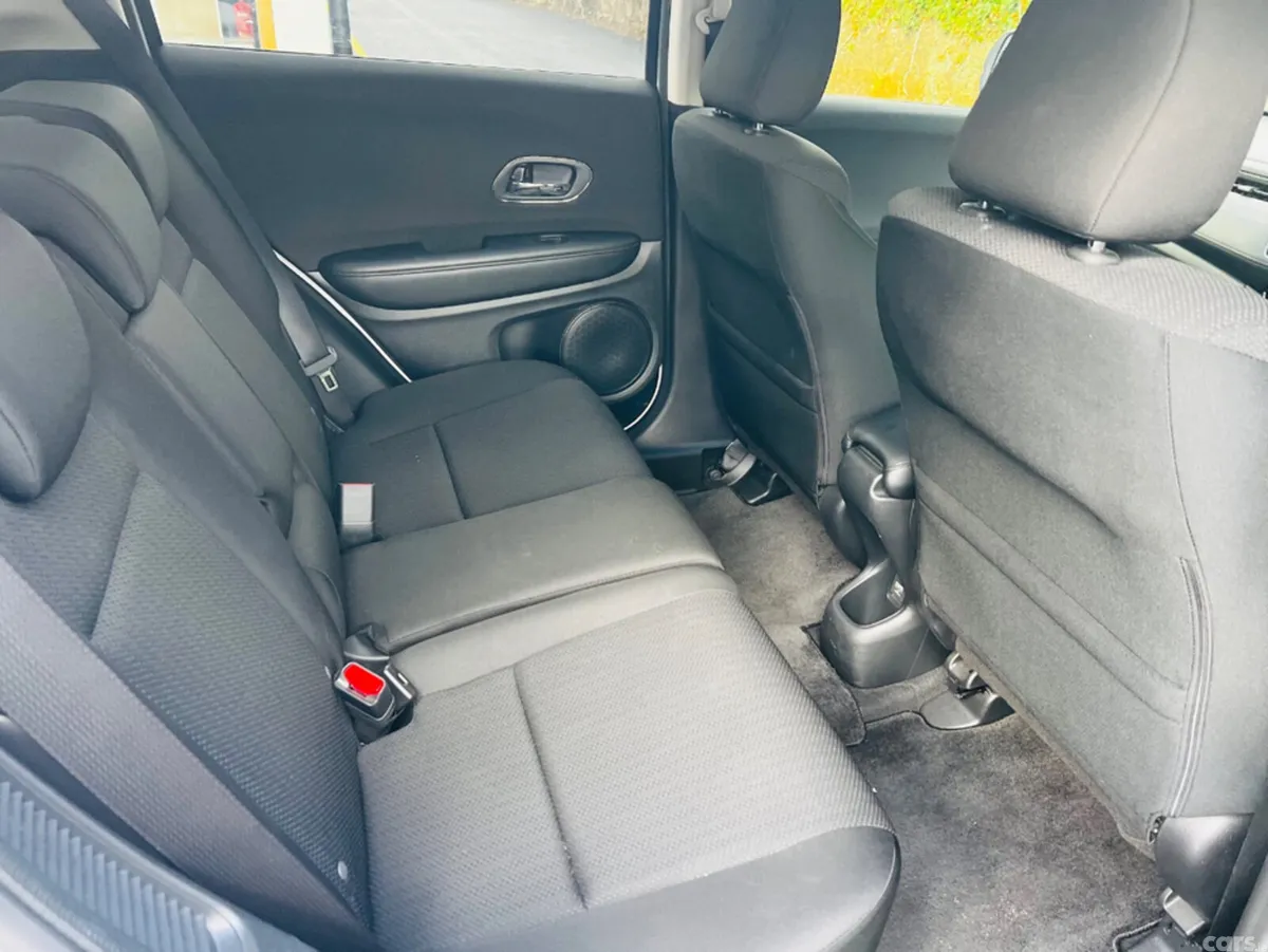 Honda Vezel Estate, Petrol Hybrid, 2015, White