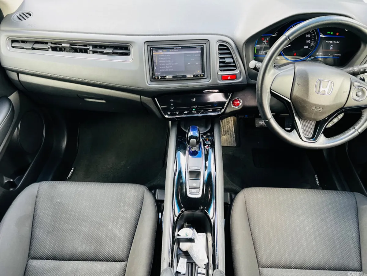 Honda Vezel Estate, Petrol Hybrid, 2015, White