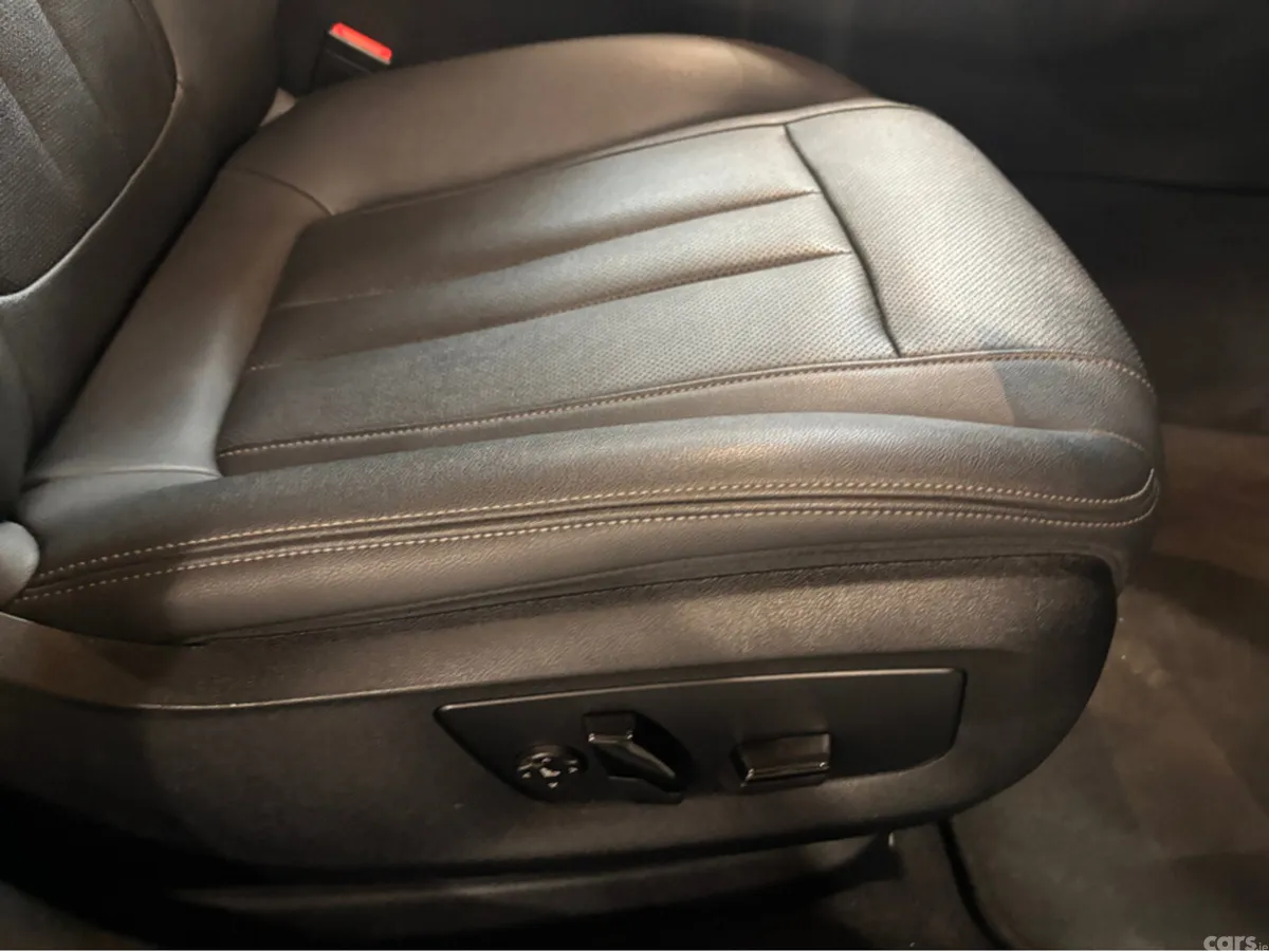 BMW 5-Series Estate, Petrol Plug-in Hybrid, 2023, Black