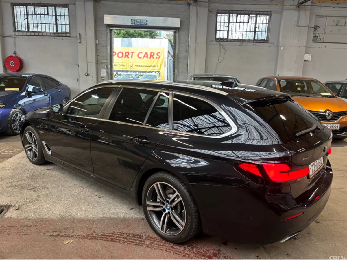 BMW 5-Series Estate, Petrol Plug-in Hybrid, 2023, Black