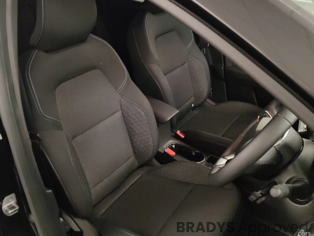 Renault Captur Hatchback, Petrol, 2026, Black