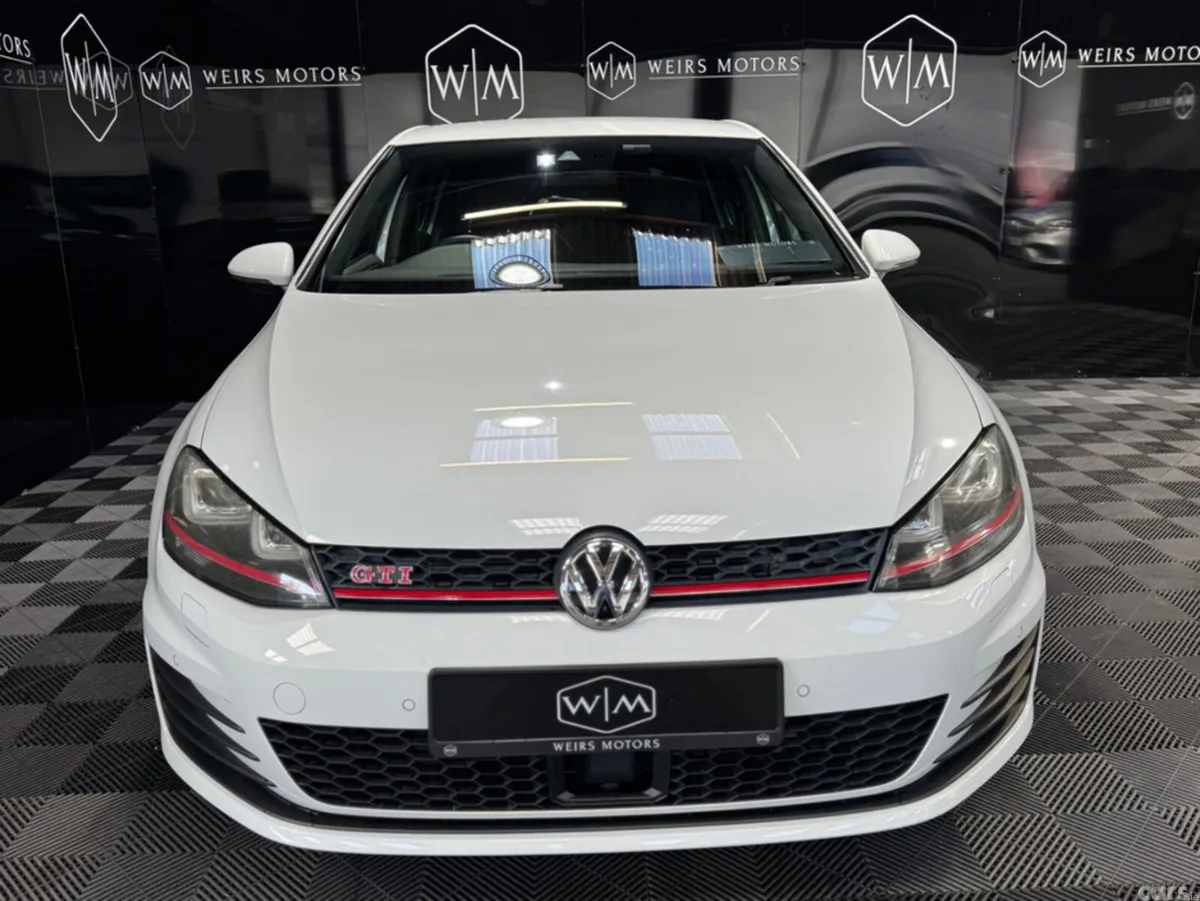 Volkswagen Golf Hatchback, Petrol, 2014, White