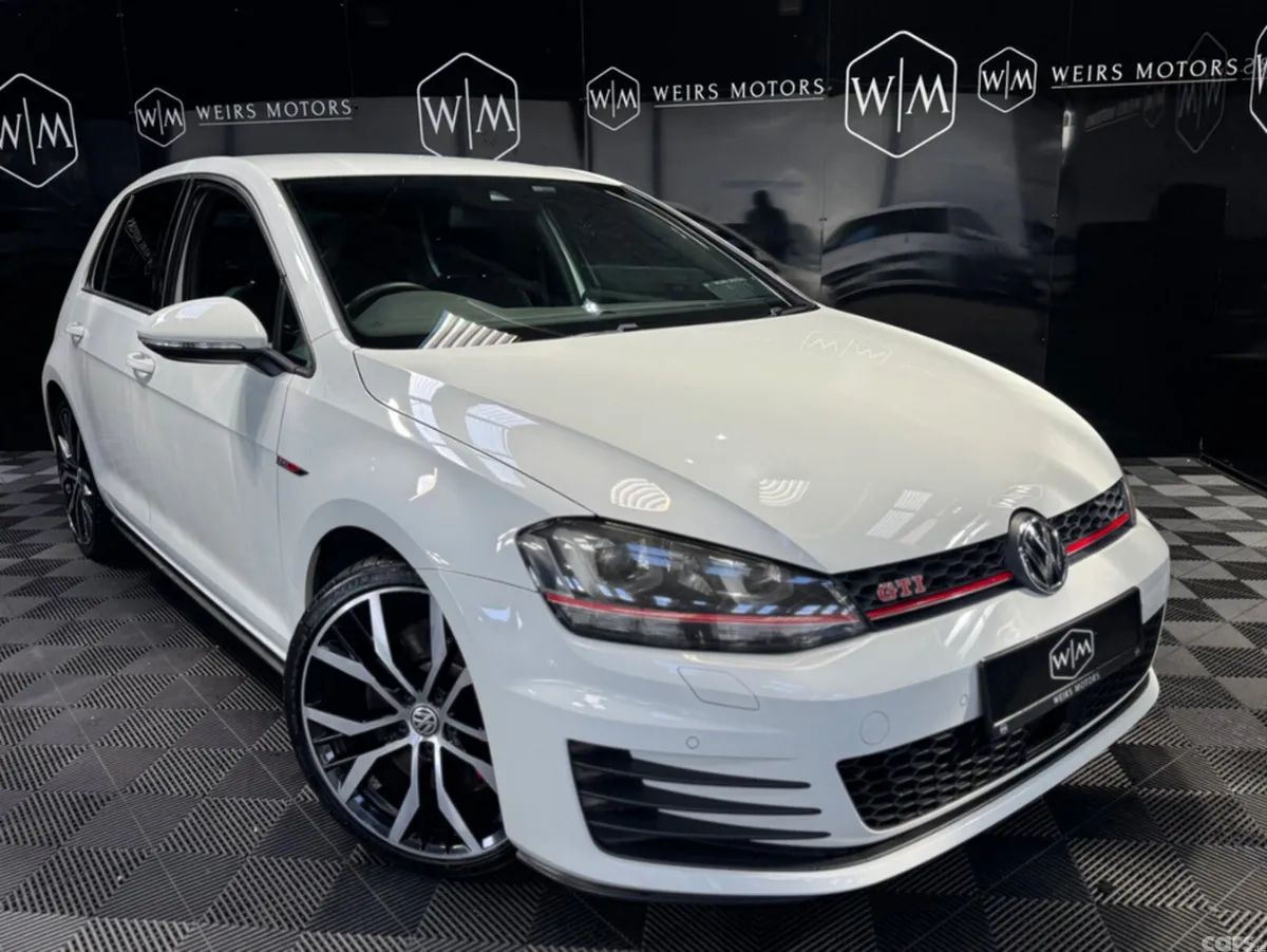 Volkswagen Golf Hatchback, Petrol, 2014, White