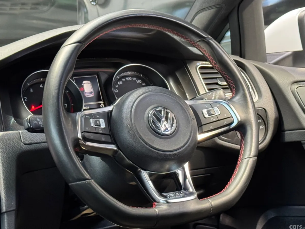 Volkswagen Golf Hatchback, Petrol, 2014, White